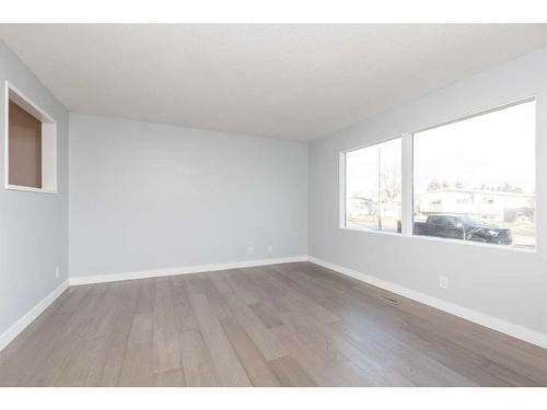 2018 23 Street North, Lethbridge, AB - Indoor Photo Showing Other Room