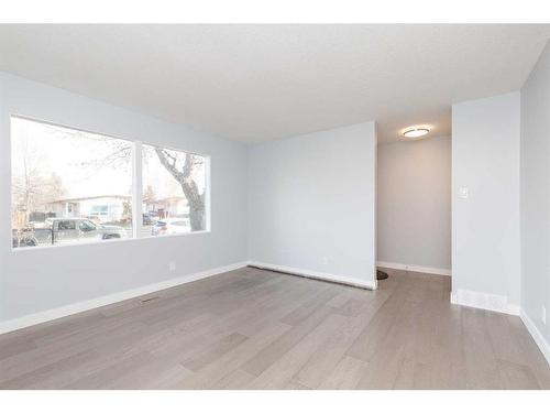 2018 23 Street North, Lethbridge, AB - Indoor Photo Showing Other Room