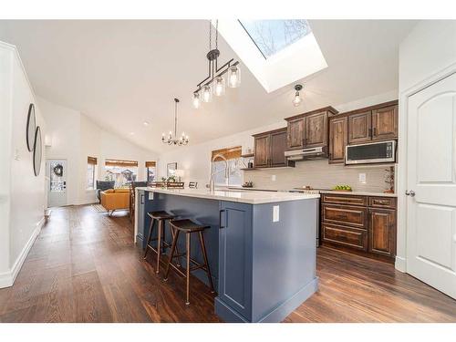 559 Canyon Cove West, Lethbridge, AB - Indoor Photo Showing Kitchen