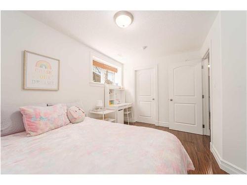 559 Canyon Cove West, Lethbridge, AB - Indoor Photo Showing Bedroom