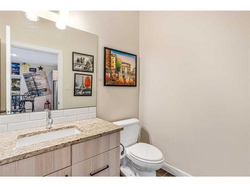 1-270 Couleesprings Terrace South, Lethbridge, AB - Indoor Photo Showing Bathroom