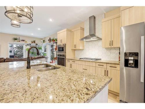 1-270 Couleesprings Terrace South, Lethbridge, AB - Indoor Photo Showing Kitchen With Double Sink With Upgraded Kitchen