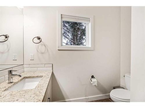 1-270 Couleesprings Terrace South, Lethbridge, AB - Indoor Photo Showing Bathroom