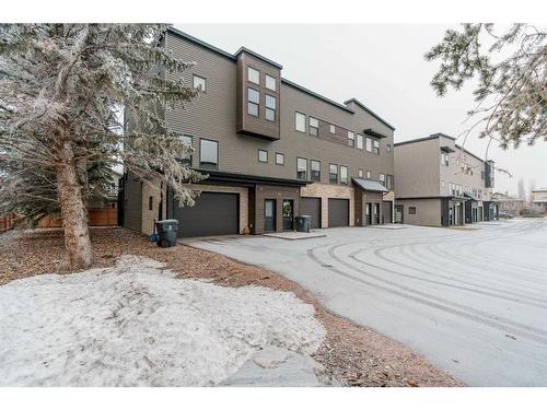 1-270 Couleesprings Terrace South, Lethbridge, AB - Outdoor