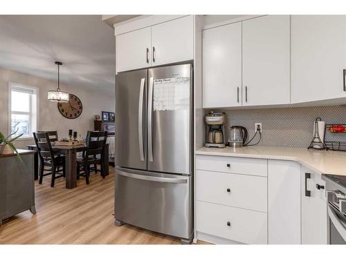 645 Aquitania Boulevard West, Lethbridge, AB - Indoor Photo Showing Kitchen