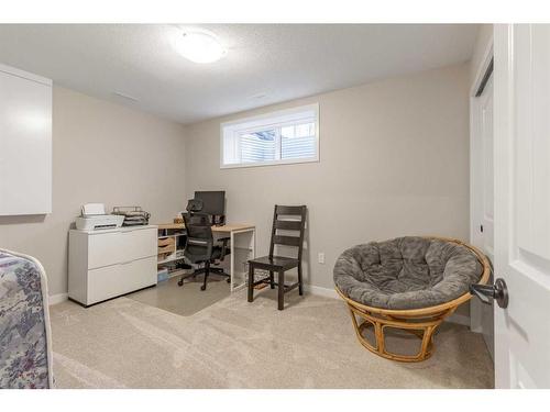 645 Aquitania Boulevard West, Lethbridge, AB - Indoor