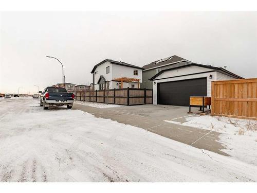 645 Aquitania Boulevard West, Lethbridge, AB - Outdoor