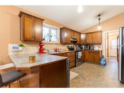 311 Barons Street, Nobleford, AB - Indoor Photo Showing Kitchen