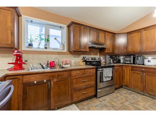 311 Barons Street, Nobleford, AB - Indoor Photo Showing Kitchen