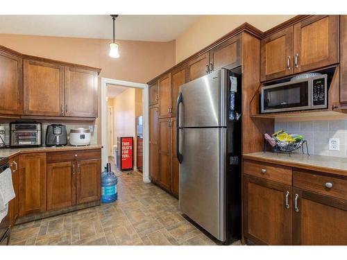 311 Barons Street, Nobleford, AB - Indoor Photo Showing Kitchen