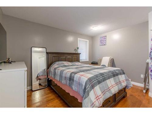 311 Barons Street, Nobleford, AB - Indoor Photo Showing Bedroom