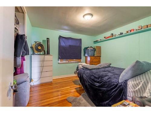 343 1St Street West, Cardston, AB - Indoor Photo Showing Bedroom