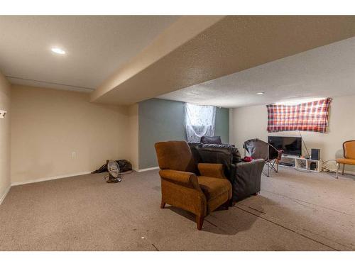 343 1St Street West, Cardston, AB - Indoor Photo Showing Other Room