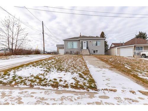 343 1St Street West, Cardston, AB - Outdoor