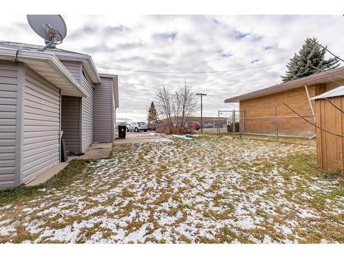 343 1St Street West, Cardston, AB - Outdoor