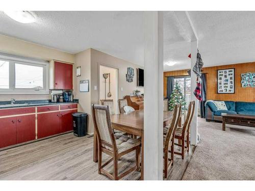 501 51 Avenue, Coalhurst, AB - Indoor Photo Showing Dining Room