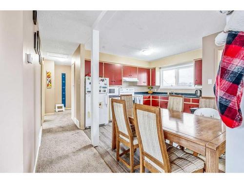 501 51 Avenue, Coalhurst, AB - Indoor Photo Showing Dining Room