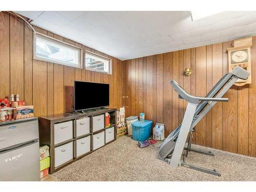 501 51 Avenue, Coalhurst, AB - Indoor