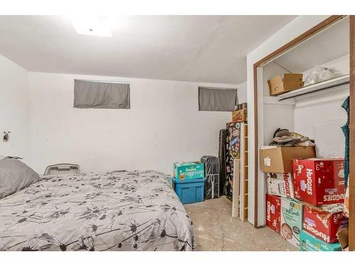 501 51 Avenue, Coalhurst, AB - Indoor Photo Showing Bedroom