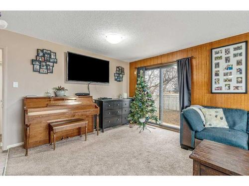 501 51 Avenue, Coalhurst, AB - Indoor