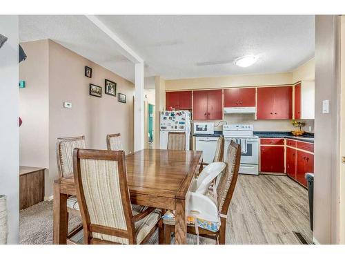 501 51 Avenue, Coalhurst, AB - Indoor Photo Showing Dining Room