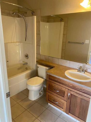 60-295 Blackfoot Road West, Lethbridge, AB - Indoor Photo Showing Bathroom