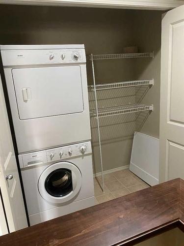 60-295 Blackfoot Road West, Lethbridge, AB - Indoor Photo Showing Laundry Room