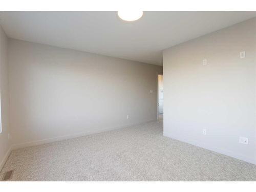 1400 Halifax Road West, Lethbridge, AB - Indoor Photo Showing Other Room