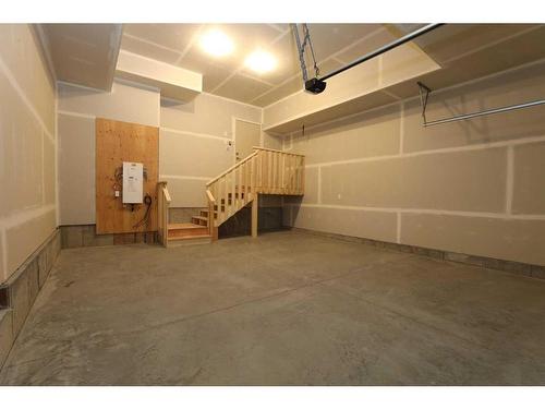 1400 Halifax Road West, Lethbridge, AB - Indoor Photo Showing Other Room