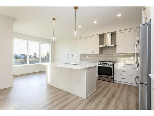 1400 Halifax Road West, Lethbridge, AB - Indoor Photo Showing Kitchen With Stainless Steel Kitchen With Upgraded Kitchen