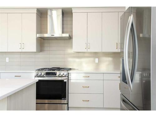 1400 Halifax Road West, Lethbridge, AB - Indoor Photo Showing Kitchen With Stainless Steel Kitchen With Upgraded Kitchen