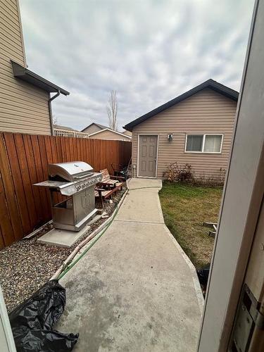 724 Florence Ho Leong Crescent North, Lethbridge, AB - Outdoor With Exterior