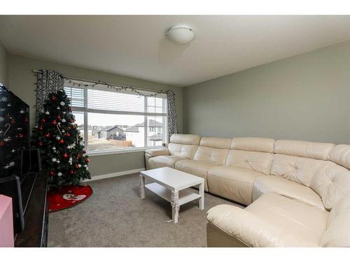 325 Rivergrove Chase West, Lethbridge, AB - Indoor Photo Showing Living Room