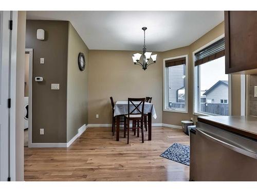 574 Mary Cameron Crescent North, Lethbridge, AB - Indoor Photo Showing Dining Room