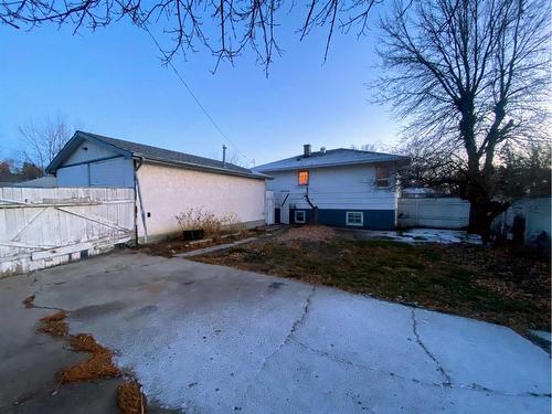 1703 2B Avenue North, Lethbridge, AB - Outdoor