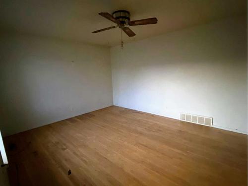 1703 2B Avenue North, Lethbridge, AB - Indoor Photo Showing Other Room