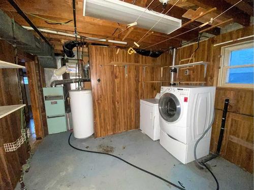 1703 2B Avenue North, Lethbridge, AB - Indoor Photo Showing Laundry Room