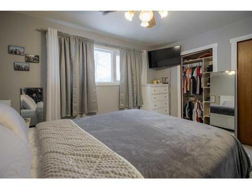 2301 13 Street, Coaldale, AB - Indoor Photo Showing Bedroom