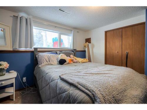 2301 13 Street, Coaldale, AB - Indoor Photo Showing Bedroom