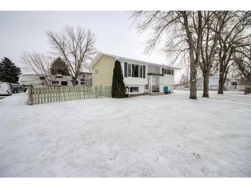 2301 13 Street, Coaldale, AB - Outdoor