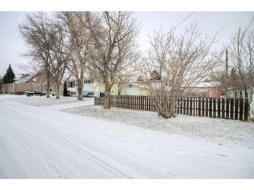 2301 13 Street, Coaldale, AB - Outdoor