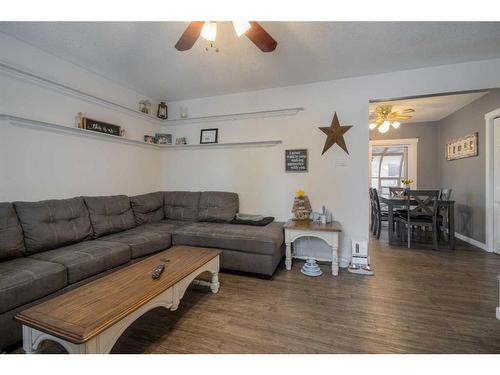 2301 13 Street, Coaldale, AB - Indoor Photo Showing Living Room