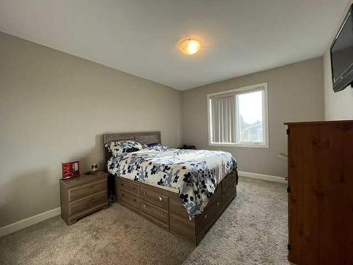 8 Westview Place, Taber, AB - Indoor Photo Showing Bedroom