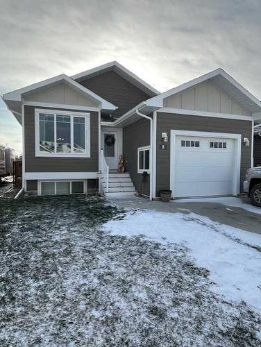 8 Westview Place, Taber, AB - Outdoor