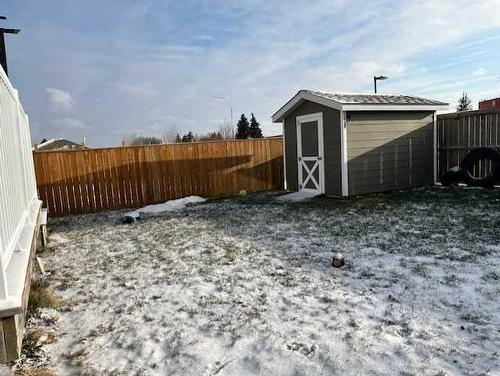 8 Westview Place, Taber, AB - Outdoor