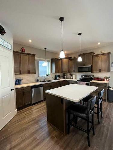 8 Westview Place, Taber, AB - Indoor Photo Showing Kitchen With Upgraded Kitchen