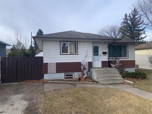 536 21 Street South, Lethbridge, AB - Outdoor