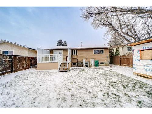 48 Cambridge Road West, Lethbridge, AB - Outdoor