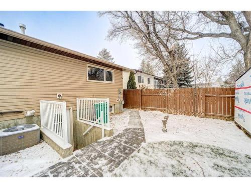 48 Cambridge Road West, Lethbridge, AB - Outdoor With Deck Patio Veranda With Exterior