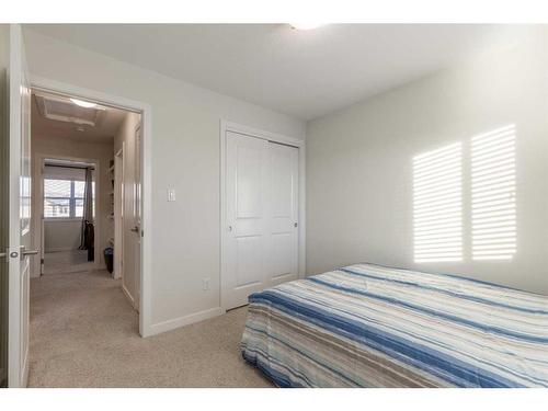 351 Mildred Dobbs Boulevard North, Lethbridge, AB - Indoor Photo Showing Bedroom